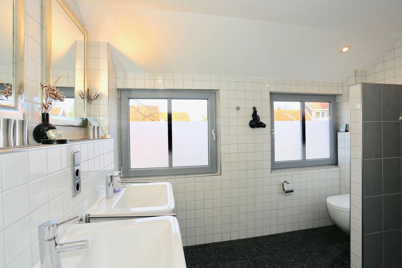 Ganze Wohnung, Zentrales, ruhiges Maisonette-Appartement mit Wattblick – für Familien & Paare in Juist