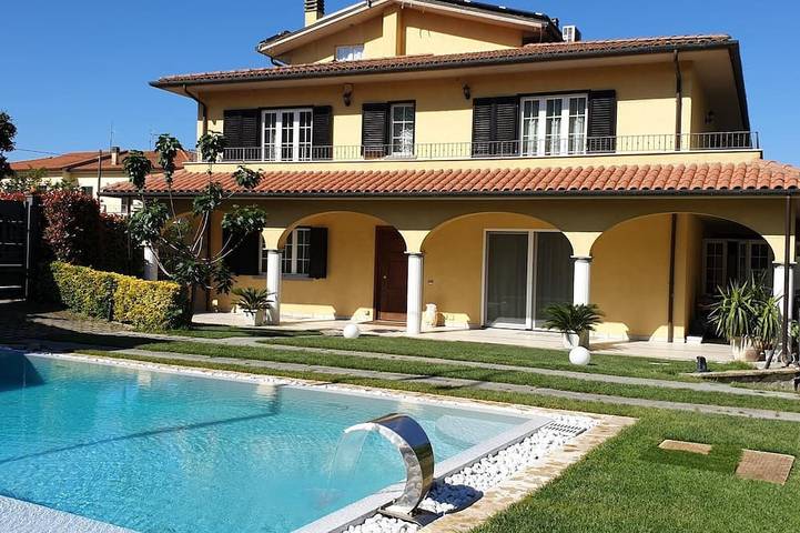 Villa per 8 persone, con idromassaggio e giardino nonché sauna - 1