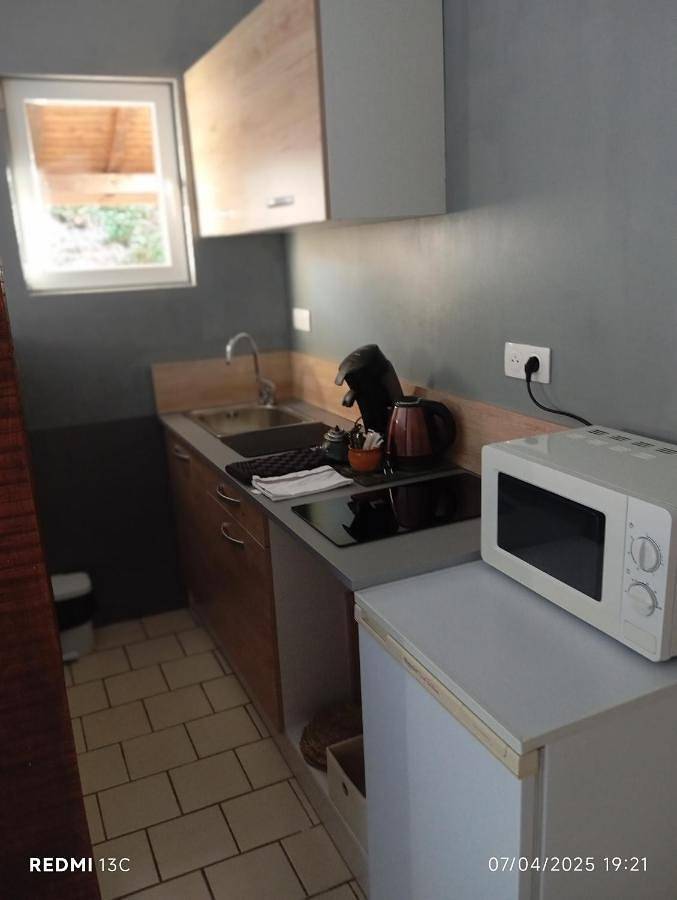 Location de vacances pour 2 personnes, avec vue ainsi que jardin et terrasse à Couze-et-Saint-Front - 2
