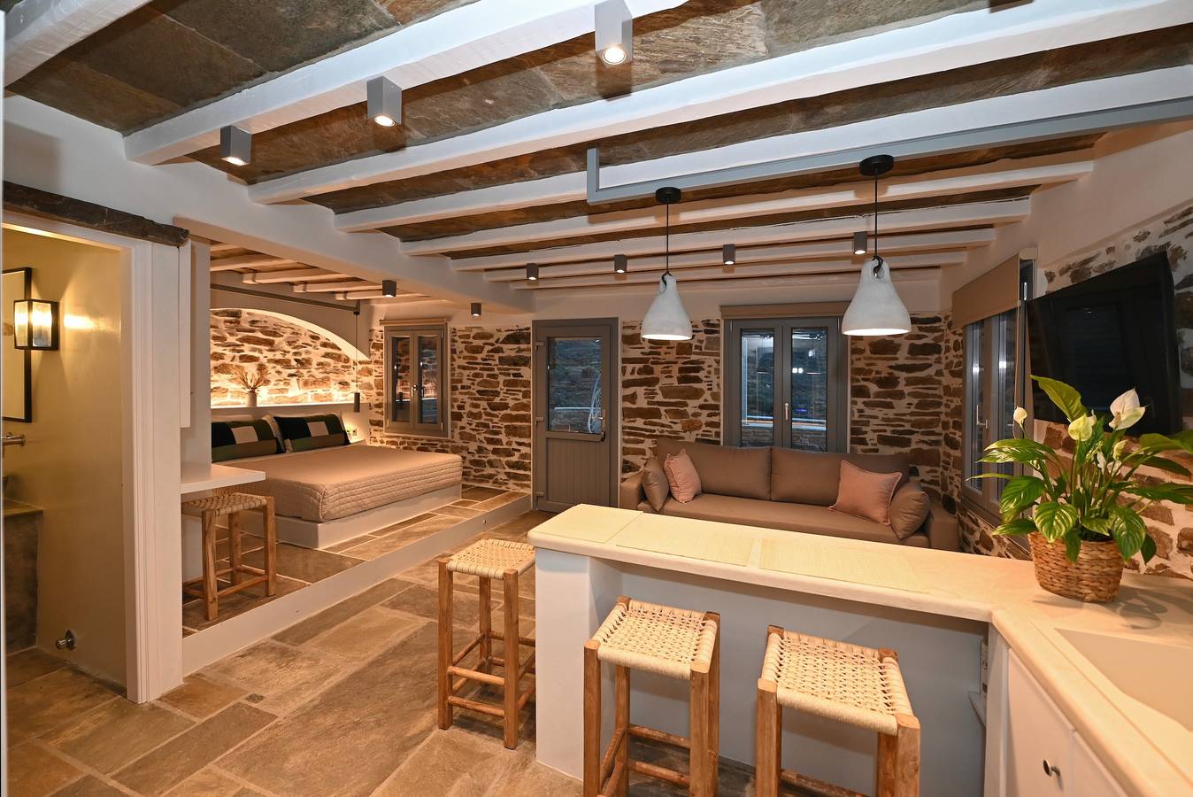 Villa 'Celini House 2' mit Bergblick, Wlan und Klimaanlage in Tínos