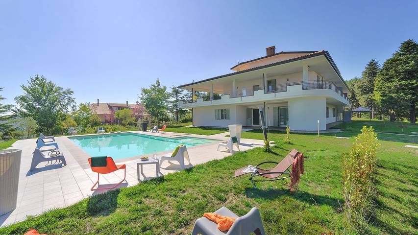 Ferienwohnung für 5 Personen, mit Pool und Terrasse sowie Garten, mit Haustier - 1