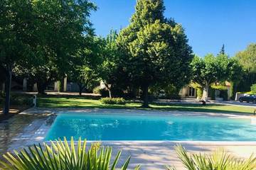 Gîte pour 10 personnes, avec jardin et sauna à Loriol-du-Comtat