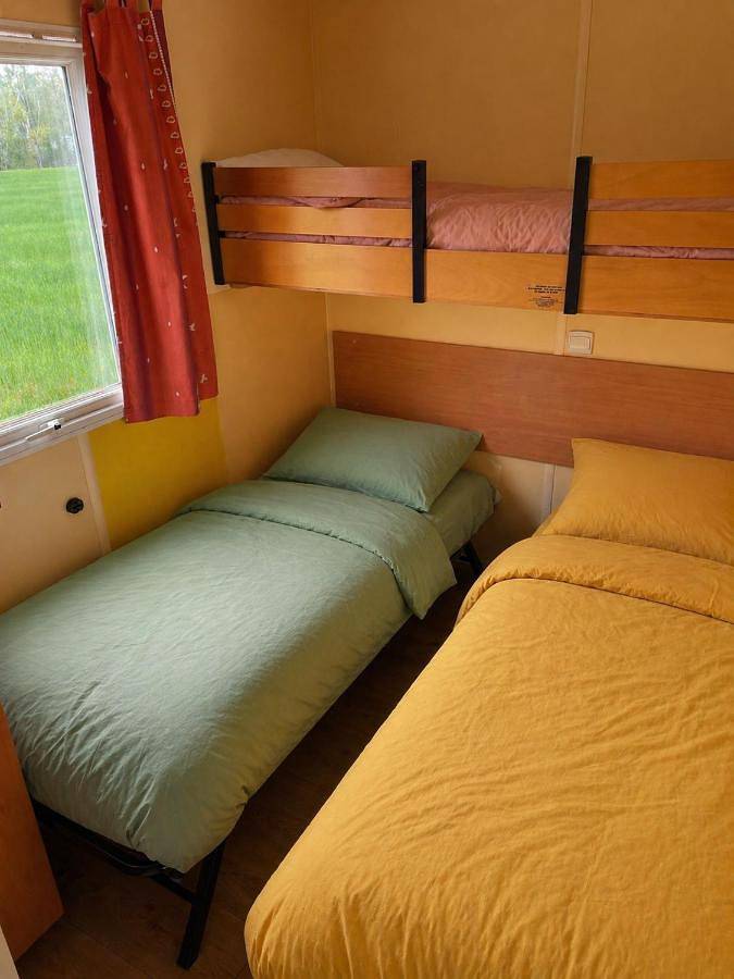 Location de vacances pour 7 personnes, avec vue et vue sur le lac ainsi que jardin et terrasse dans Lac de Pareloup - 4