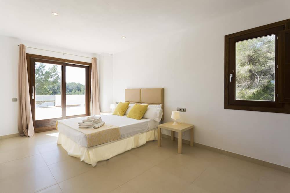 House Surrounded By Nature With Stunning Views in Es Codolar, Sant Josep de sa Talaia