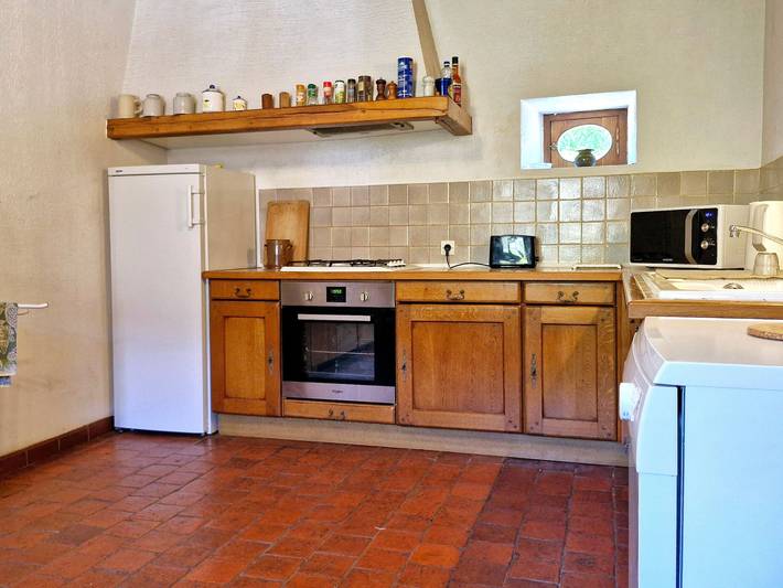 Spacious cottage with garden, near Guédelon in Sainpuits, Auxerre region