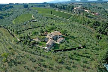 Gîte pour 3 personnes, avec jardin ainsi que piscine et jacuzzi à San Casciano in Val di Pesa