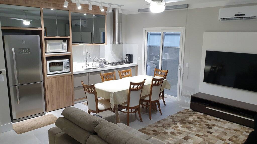 Ganze Wohnung, Ausgezeichnete Apt 2 Schlafzimmer in Bombinhas Zentrum 300m vom Strand in Bombinhas, Litoral Catarinense