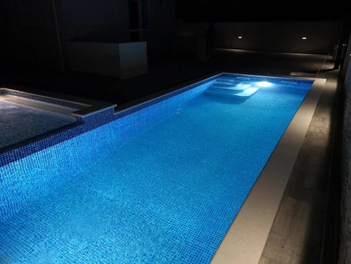 Ferienwohnung für 5 Personen, mit Pool und Garten sowie Ausblick - 1