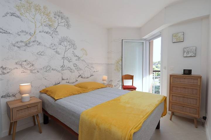 Gîte pour 2 personnes, avec piscine et balcon dans Port Santa-Lucia