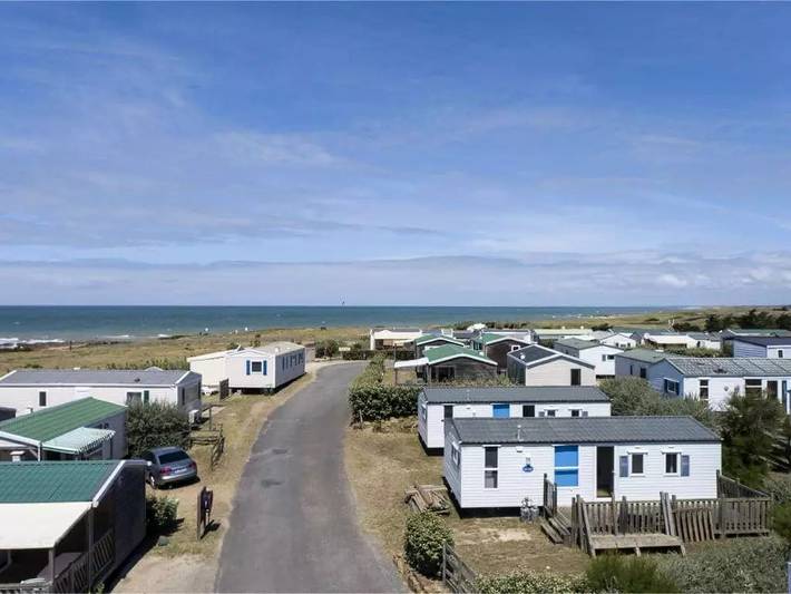 C- Mobil-home Caraïbes climatisé 2 chambres 6 personnes in Les Sables-d'Olonne, Vendée