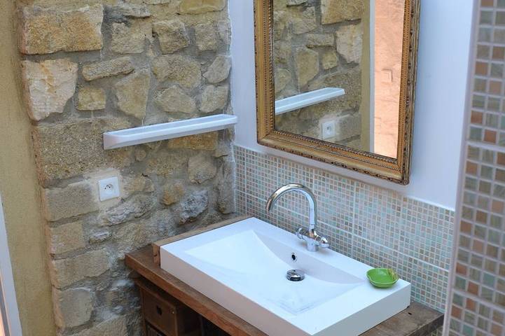 Gîte pour 4 personnes, avec piscine et jardin à Châteauneuf-de-Bordette - 3