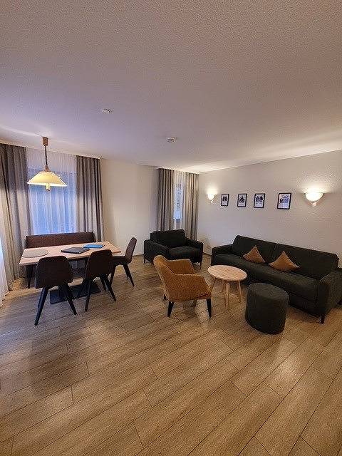 Hotel garni zur Linde - Fewo Nr. 2, 1 Schlafraum, 1 Wohn-/Schlafraum, max. 4 Personen in Lauf, Mittlerer Schwarzwald