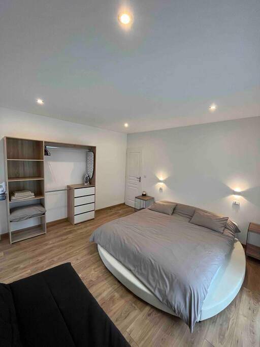 Appartement entier, Two-Bedroom Apartment in Cestas, Région de Bordeaux