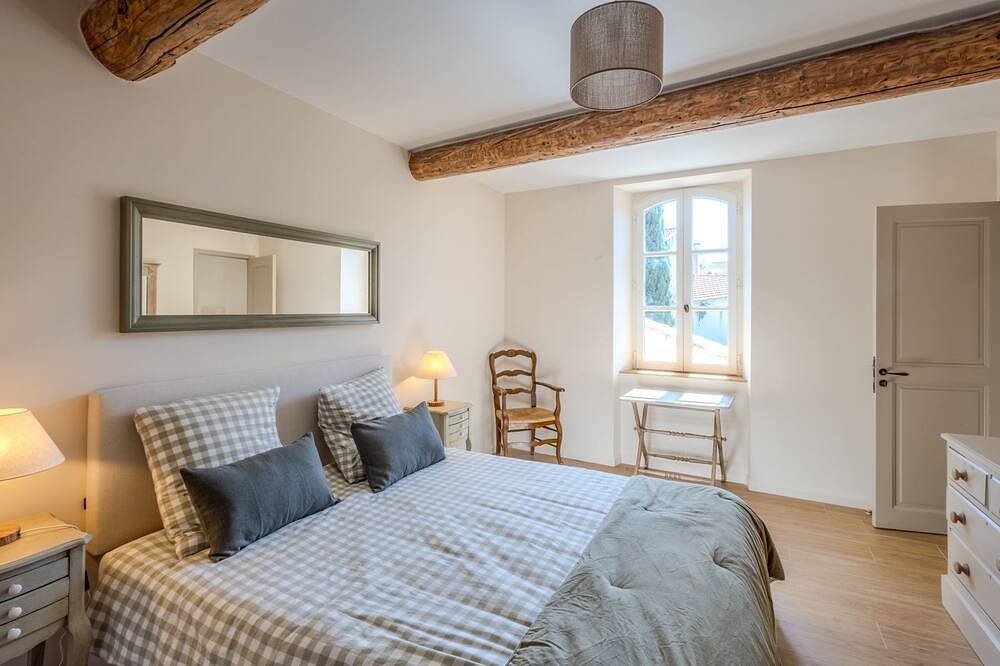 Le Petit Citronnier - Four Bedroom Villa, Sleeps 8 in Maillane, Arles region