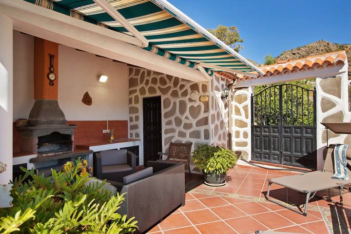 Casita Bentayga with Wi-fi, Pirvate Terrace, Garden and Bbq. in Lomo de Los Santos, Tejeda