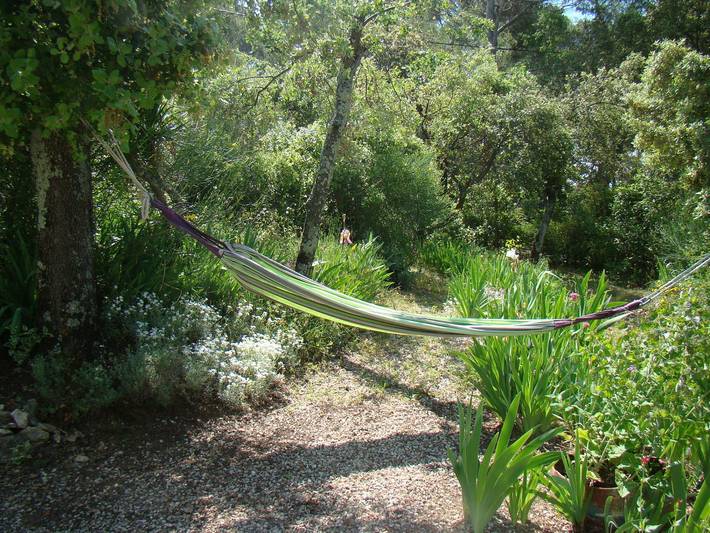 Gîte pour 2 personnes, avec terrasse ainsi que jardin et piscine dans le Luberon - 4