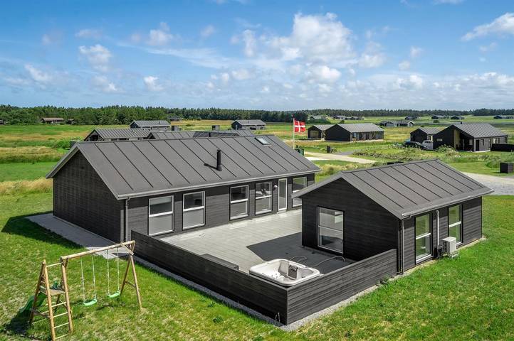 Ferienhaus für 10 Personen, mit Sauna und Whirlpool sowie Terrasse in Grønhøj Strand