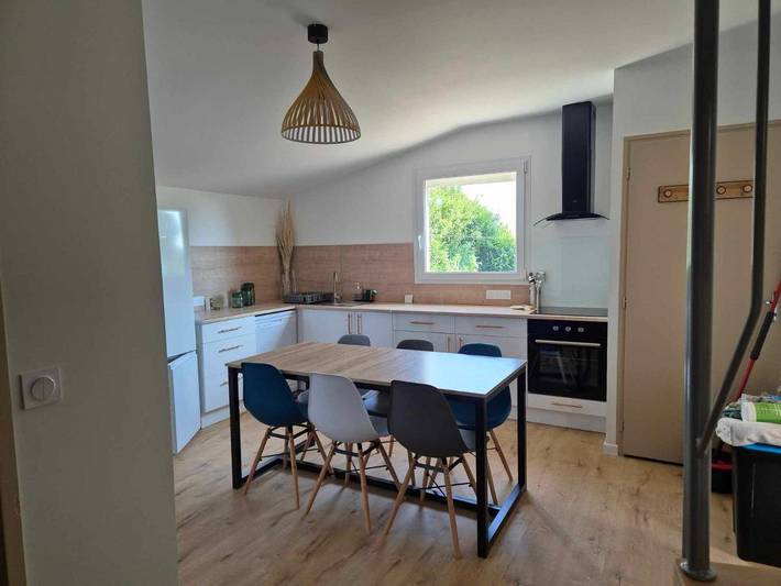 Gîte pour 6 personnes, avec jardin et terrasse à Pamproux