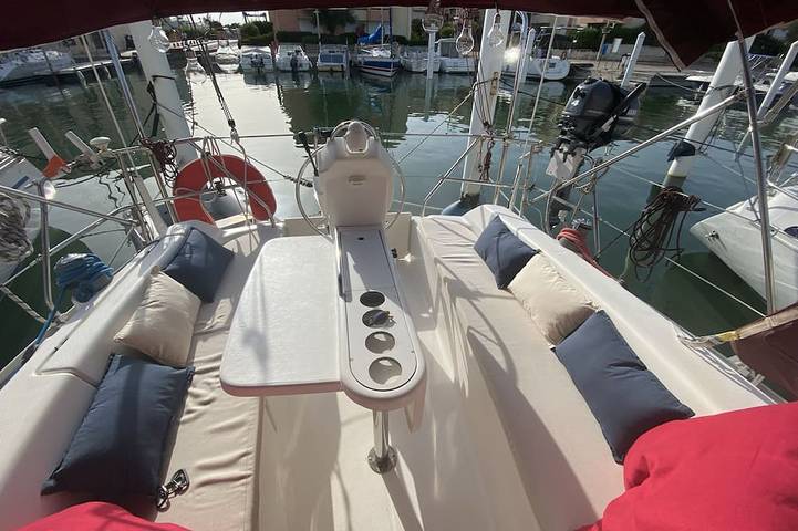 Péniche pour 4 personnes, avec terrasse dans l' Hérault