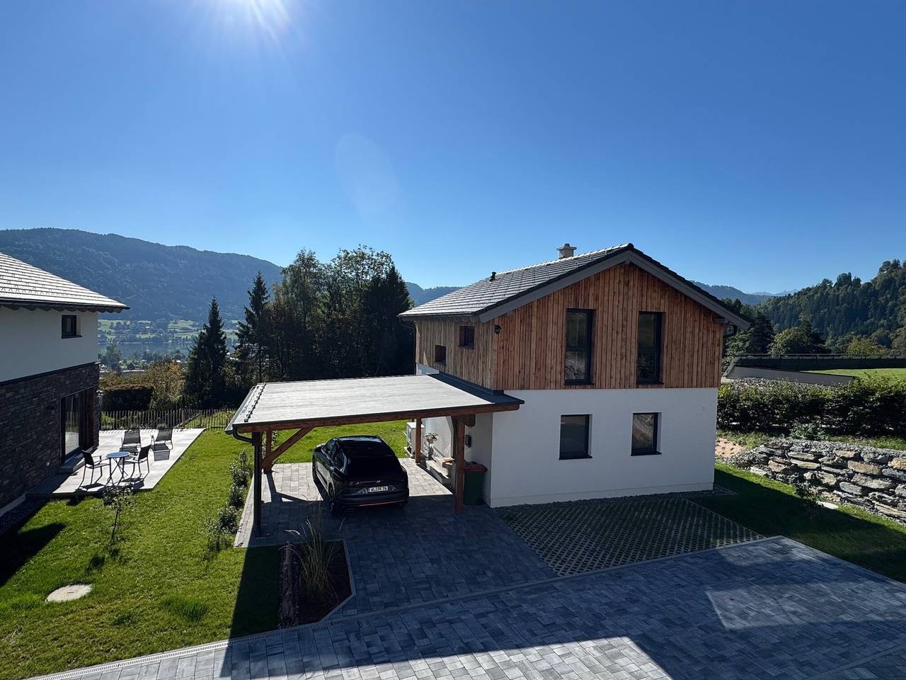 Ferienhaus 'Almrausch' mit Seeblick, privater Terrasse und Wlan in Bodensdorf, Gerlitzen