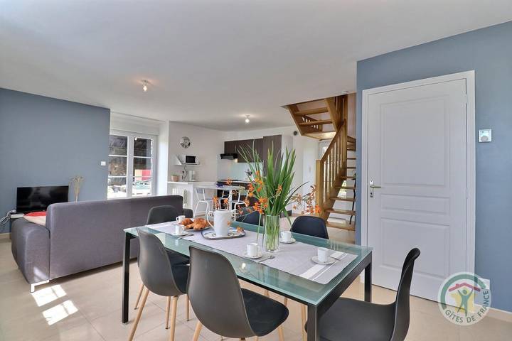 Gîte pour 5 personnes, avec Terrasse ainsi que Jardin et Vue à Amanlis