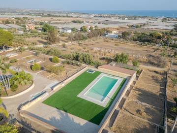 Vacation Rental for 4 Guests in Ragusa, Ragusa Province, Picture 4