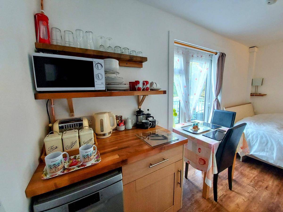 Small Double Room with Garden View in Axminster, West Dorset Heritage Coast