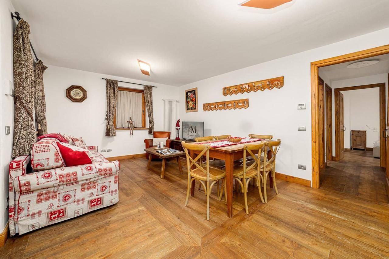 Hel lejlighed, Maison Carrel Elegant 6 in Cervinia, Valtournenche