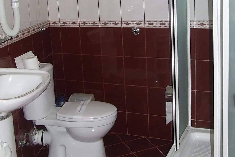Ganze Wohnung, Comfort 2-bedroom apartment with balcony /partly sea view/ ,lovely Sveti Stefan in Sveti Stefan, Opština Budva