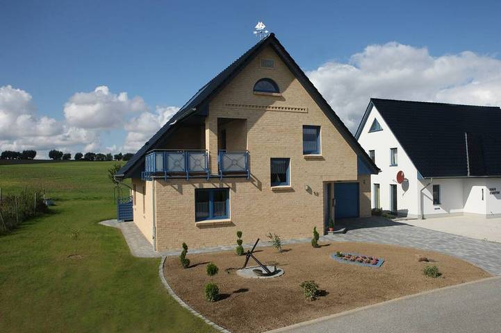 Ferienhaus für 10 Personen, mit Balkon und Garten sowie Sauna in Wohlenberg