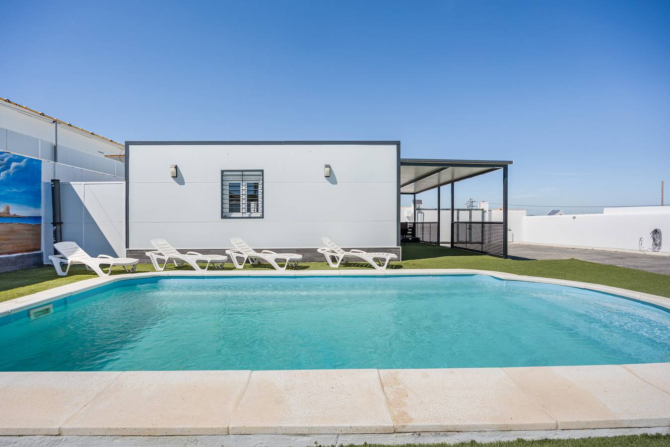 Casa de vacaciones 'Chocolate' con piscina privada, Wi-Fi y aire acondicionado in Pago del Humo, Chiclana de la Frontera