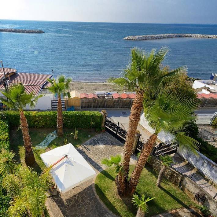 Holiday home for 2 people, with balcony and garden as well as view - 1