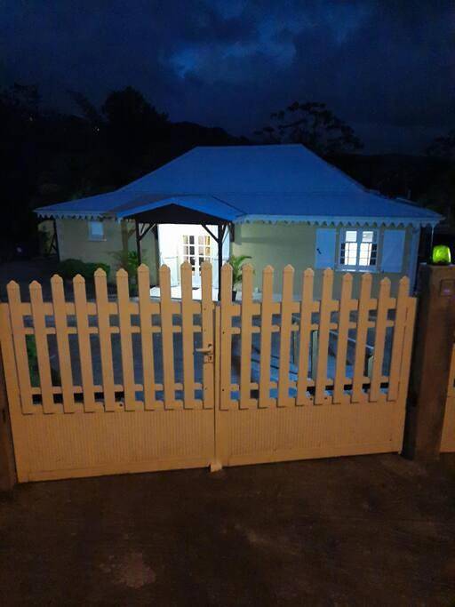 Casa de vacaciones para 6 personas, con piscina además de terraza y jardín - 1