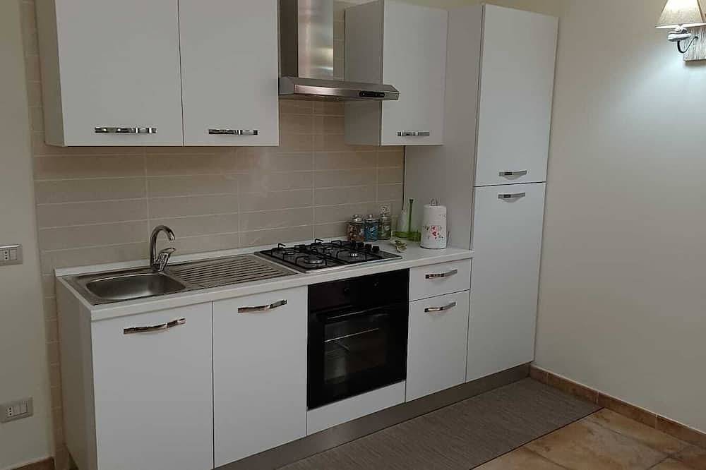 Appartamento intero, Appartamento al centro, recentemente ristrutturato, confortevole e accogliente. in Castellammare di Stabia, Napoli e dintorni
