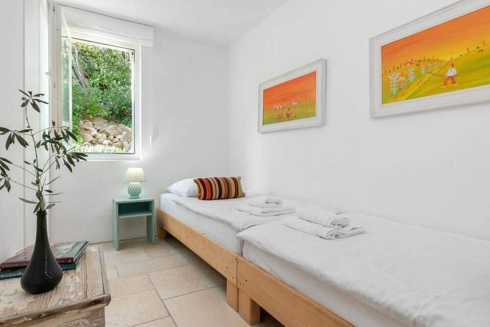 Geheel appartement, Traumhaftes Apartment mit großer Terrasse in Raša, Oostkust Istrië