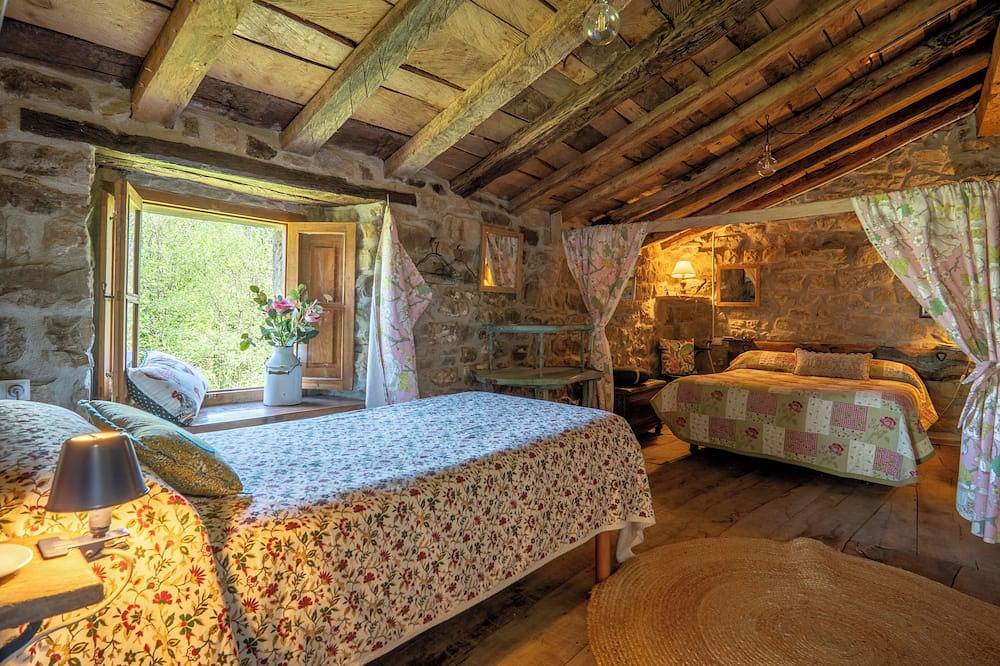 Cosy cottage in Los Valles Pasiegos, Cantabria: Lo Lucas 1920 in San Roque de Riomiera, Valle del Miera