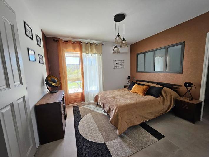 Location de vacances pour 10 personnes, avec terrasse ainsi que jacuzzi et piscine à Saint-Martin-de-Valgalgues - 2