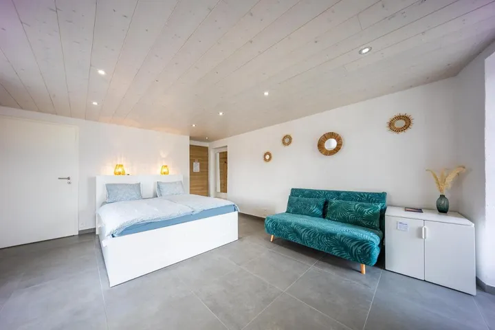 Alojamiento y desayuno para 2 personas, con vistas al lago además de vistas y terraza - 1
