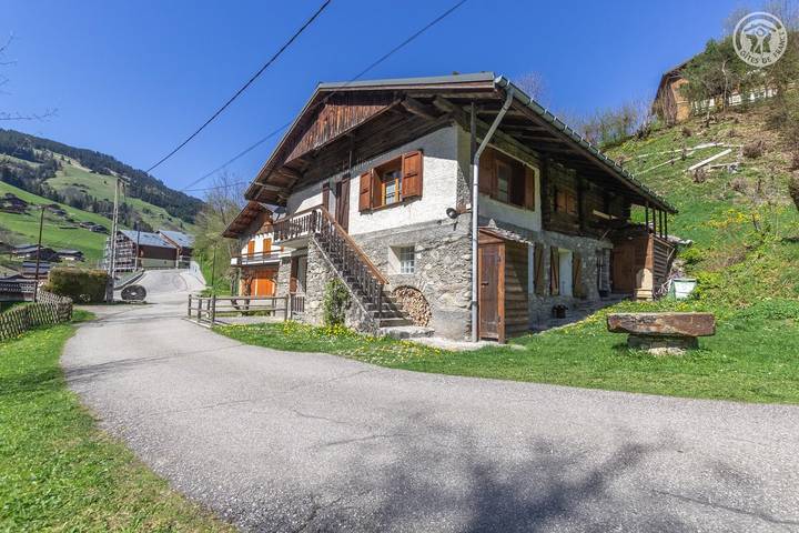 Gîte pour 6 personnes, avec Balcon et Jardin