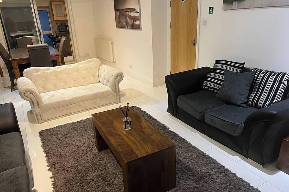 Beautiful 6 Bedroom with spacious Lounge in Bexley, Londres