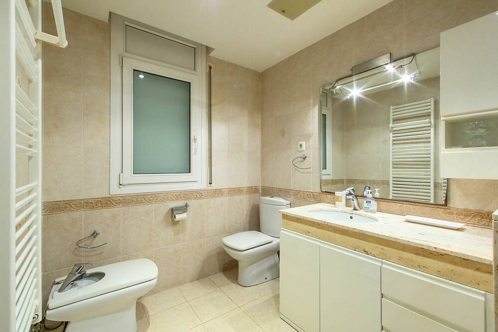 Preciosa casa de vacaciones privada para 8 personas con A/C, Wifi, piscina privada, Tv y patio in Reus, Costa Dorada