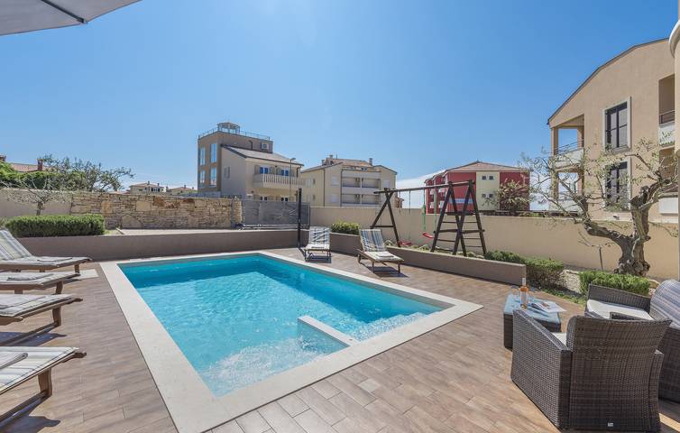 Villa für 12 Personen, mit Sauna und Meerblick sowie Pool in Premantura - 2