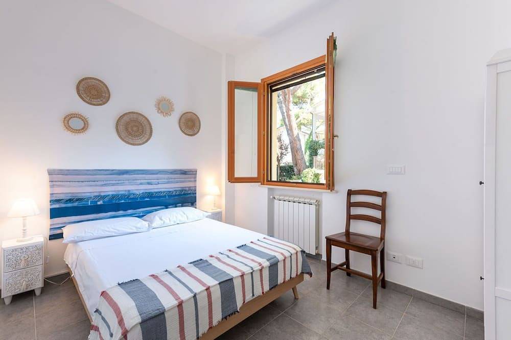 Appartement entier, Confortable appartement pour 5 personnes avec Wifi, climatisation, Tv, patio et animaux admis in Scarlino, Province de Grosseto