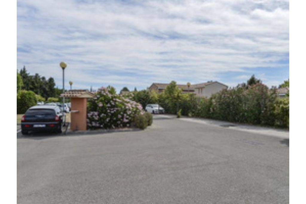 Appartement entier, Sun Hols Les Rives du Lac M2D4  in Saint-Saturnin-lès-Avignon, Vaucluse