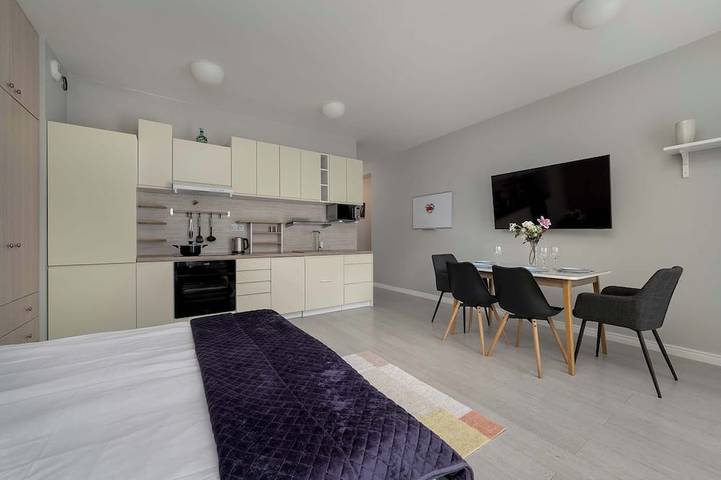 Entire apartment, Stylish Studio with a Balcony | 1.3 km from the Market Square in Wrocław, Lower Silesia