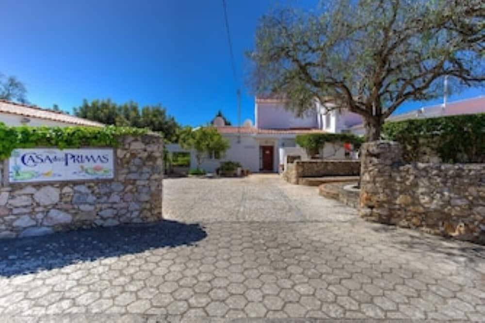 Geheel appartement, Three studio apartments & private pool in tranquil garden in Carvoeiro 49803/Al in Carvoeiro, Lagoa
