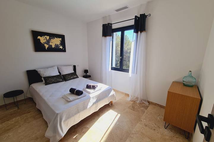 Location de vacances pour 6 personnes, avec terrasse ainsi que jacuzzi et jardin à Trans-en-Provence - 3