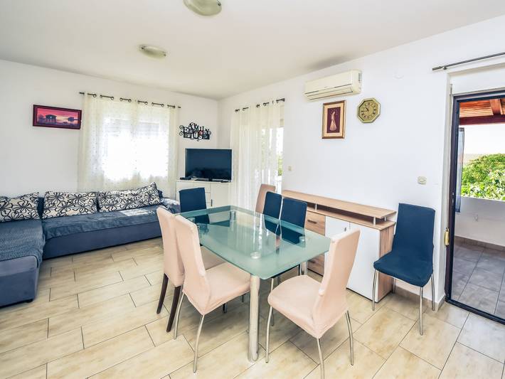 Ferienhaus für 8 Personen, mit Terrasse - 1
