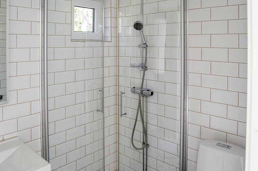1 bedroom beautiful home in Brottby in Vallentuna, Schwedische Ostsee