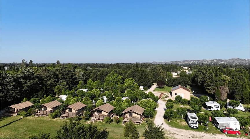 Camping pour 4 personnes, avec terrasse et vue dans les Bouches-du-Rhône - 4